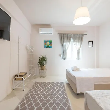 Daphne By Halu! : Downtown Family Penthouse Saloniki