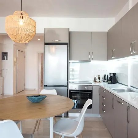 Daphne By Halu! : Downtown Family Penthouse Apartament *