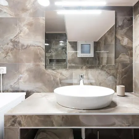 Daphne By Halu! : Downtown Family Penthouse Apartament *