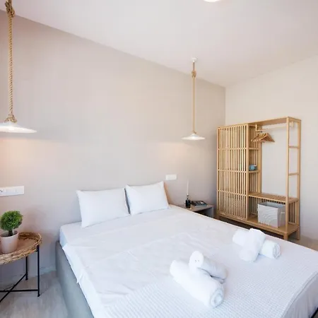 Daphne By Halu! : Downtown Family Penthouse