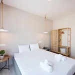 Daphne By Halu! : Downtown Family Penthouse