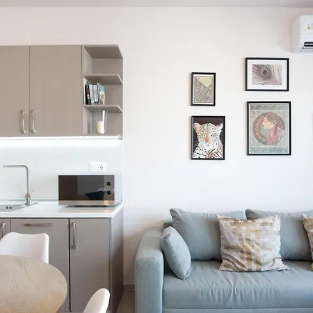 Daphne By Halu! : Downtown Family Penthouse *