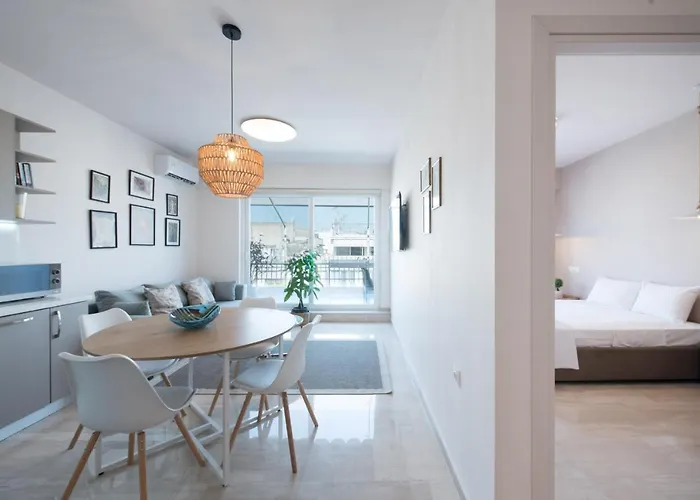 Daphne By Halu! : Downtown Family Penthouse *